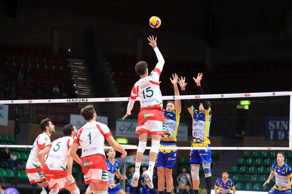 Cuneo contro  Cantù Campi Reali serie A2 uomini pallavolo