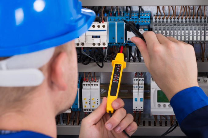 Lavori elettrici in azienda: quali sono le figure coinvolte