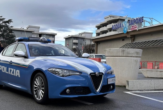 Sorpreso mentre svaligia un supermercato, arrestato un 34enne