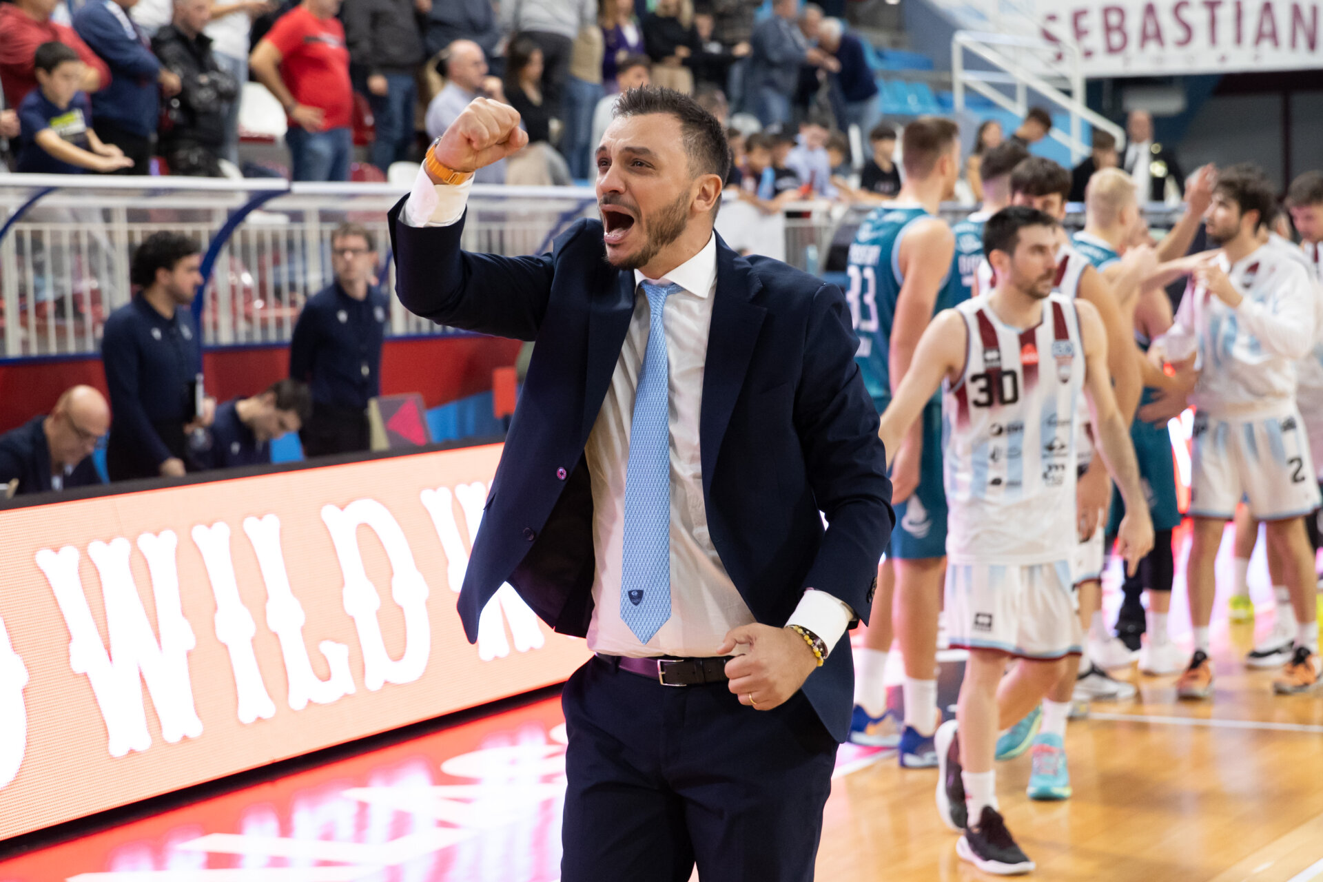 Acqua San Bernardo Cantù contro Rieti coach Nicola Brienza