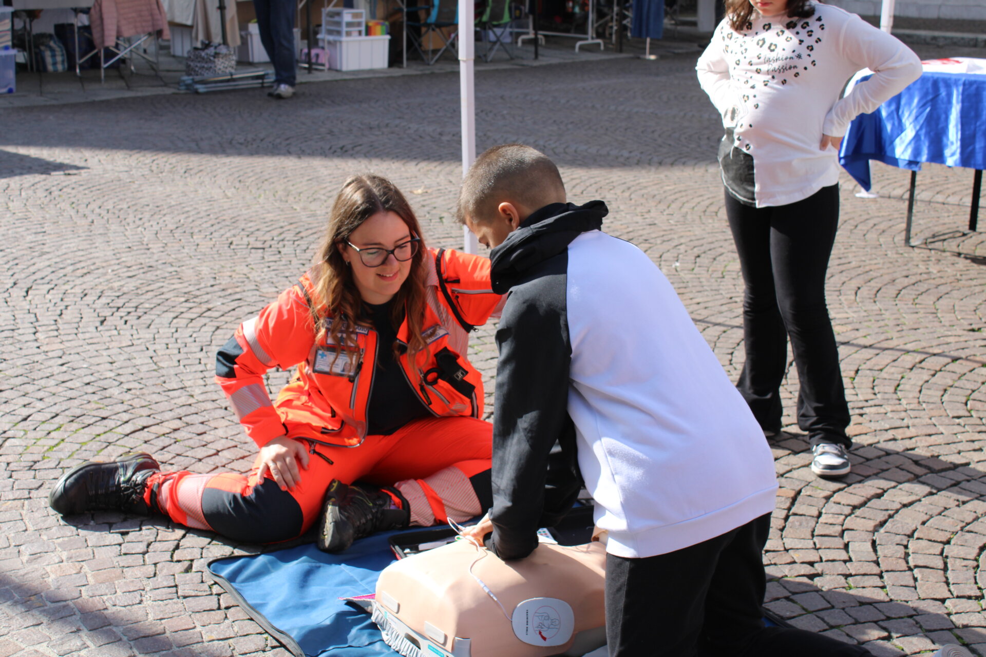 Piazza Perretta Como prevenzione in piazza rete sanitaria unita per la salute