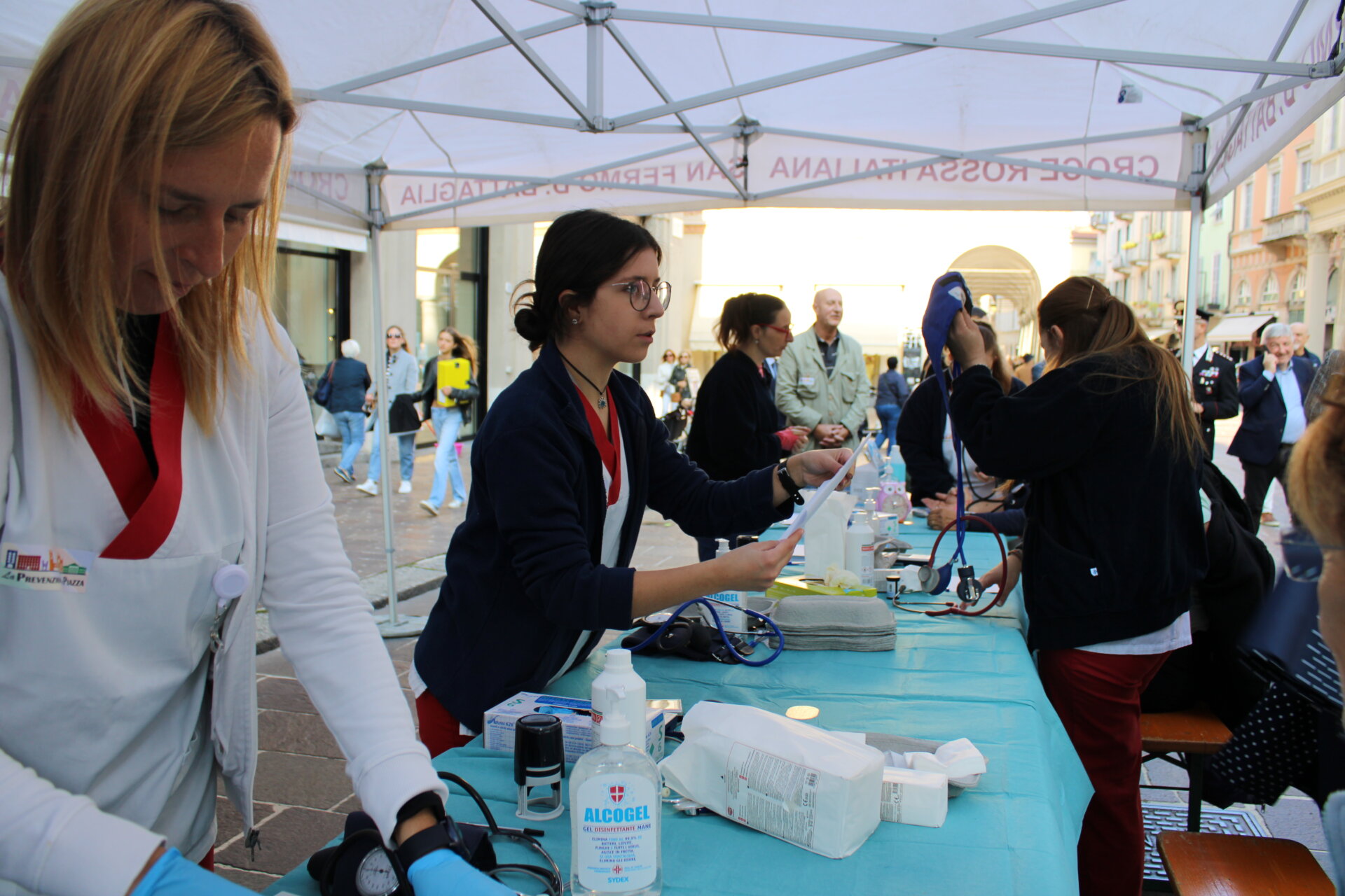 Porta Torre Como prevenzione in piazza rete sanitaria unita per la salute