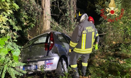 Incidente sulla Sp27, auto fuori strada