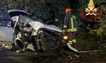 Si schiantano con l’auto: quattro ragazzi in gravi condizioni, uno è deceduto