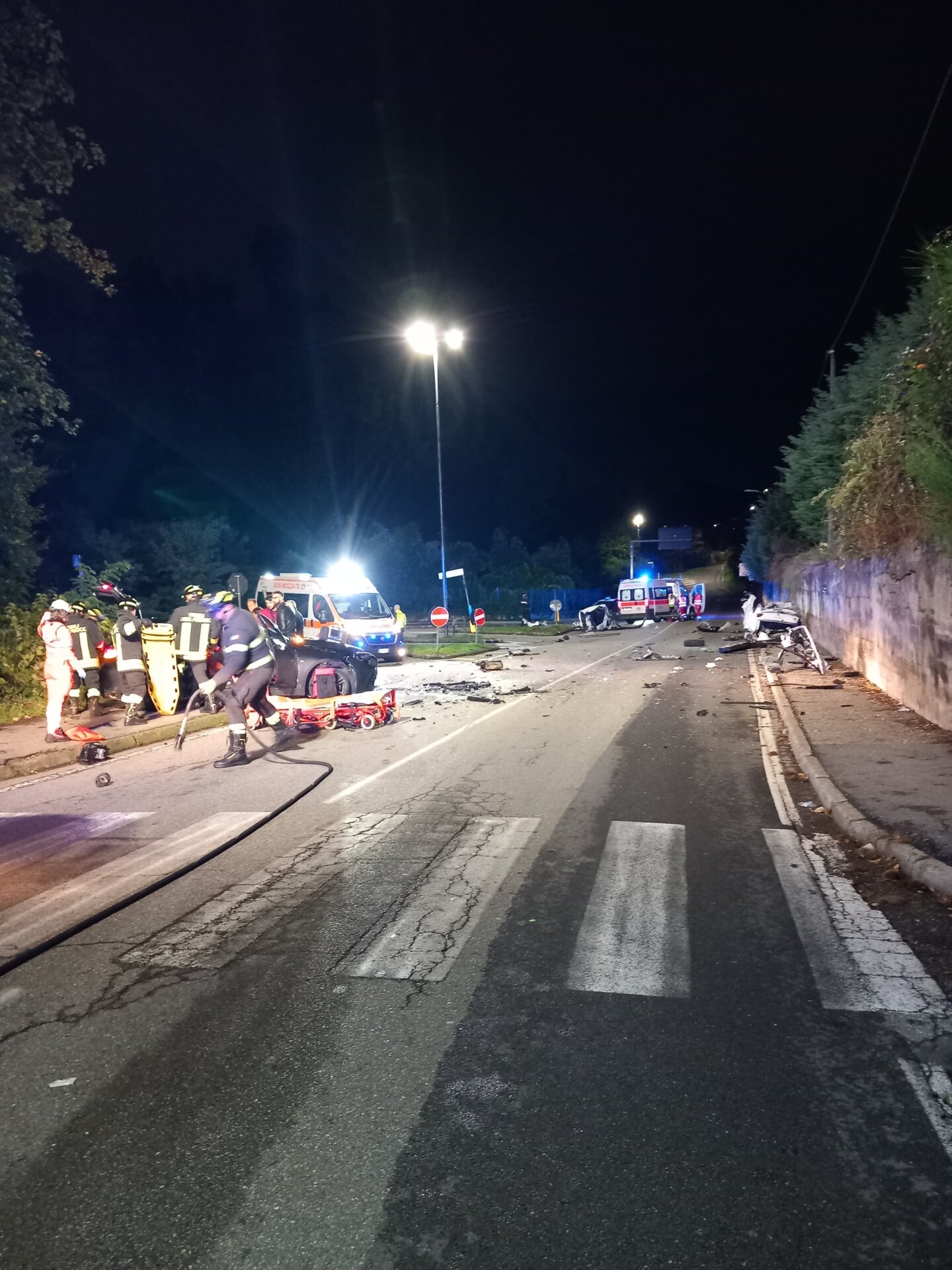 Tradate scontro tra auto muore 18enne Castelnuovo Bozzente