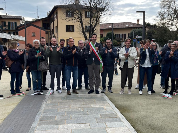 Inaugurata la nuova area del mercato: ora è più accessibile ai cittadini