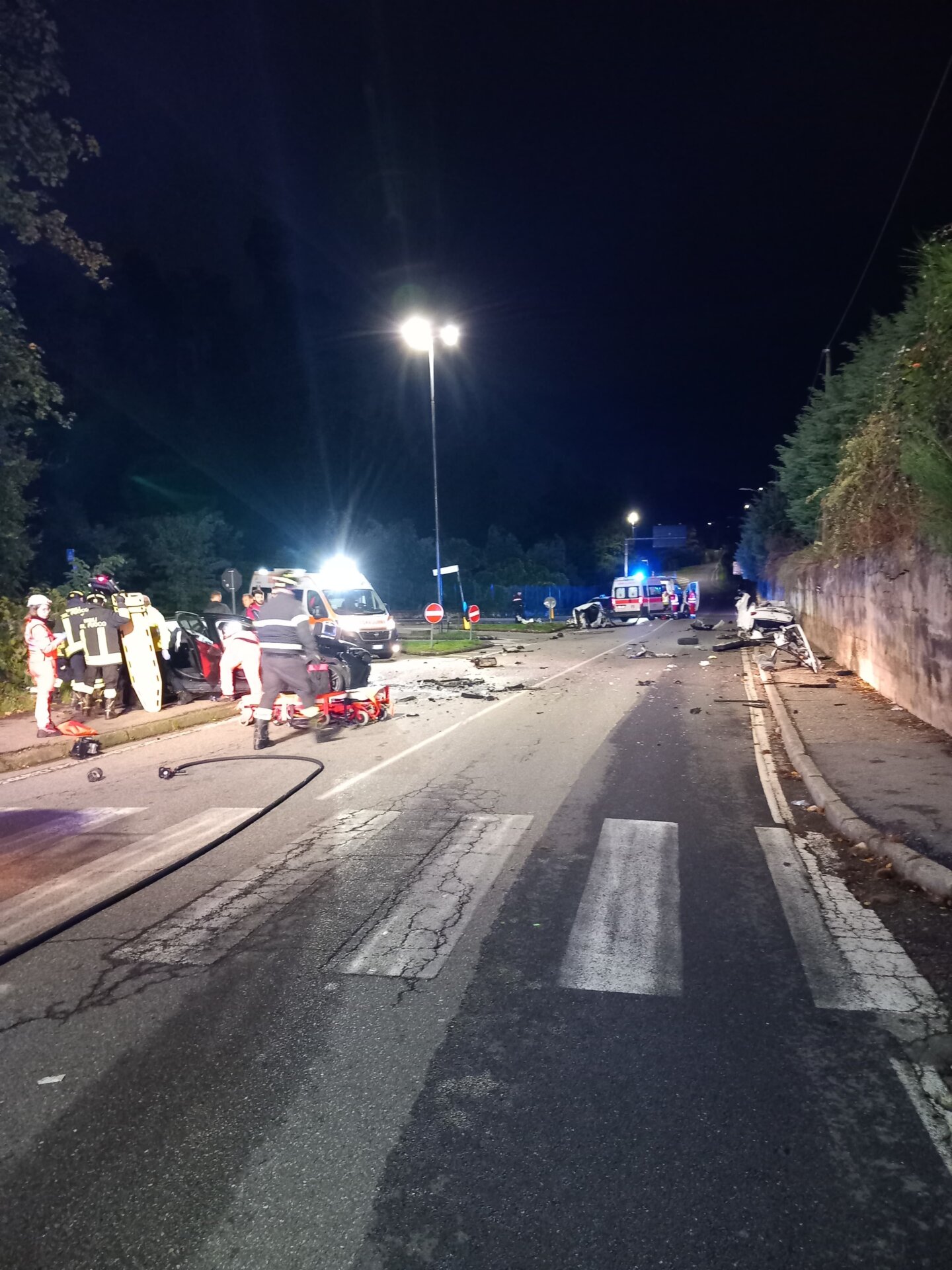 Tradate scontro tra auto muore 18enne Castelnuovo Bozzente