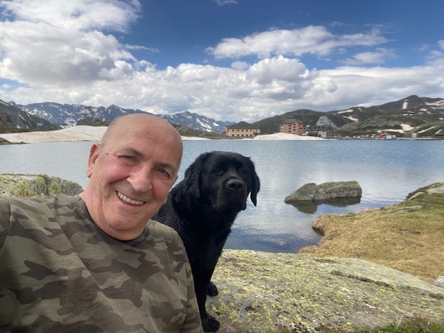 Una toccante poesia per il suo cane, anche Tom Corengia  al festival “Appiano degli usignoli”
