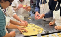 L'inclusione è di casa alla pasticceria "Tarantola": laboratorio di biscotti con i ragazzi di Villa Magnolia