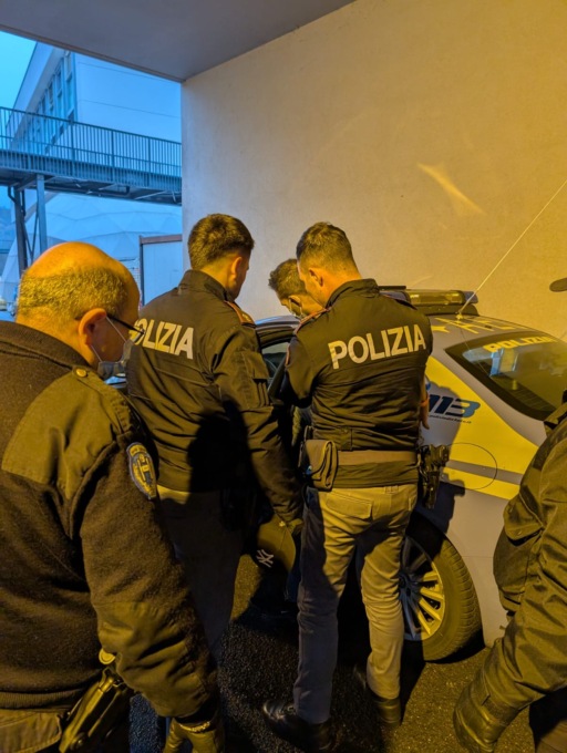 Aggredisce medico e infermiere in Pronto Soccorso: arrestato