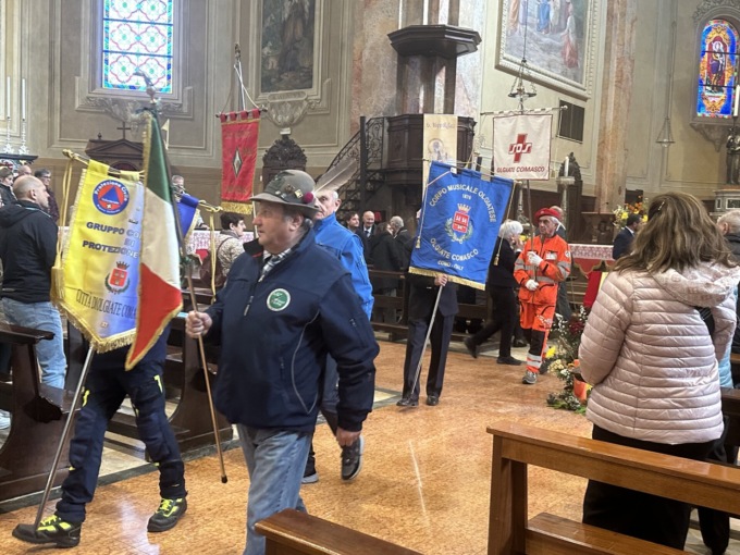 IV Novembre, cerimonia con le autorità e gli studenti