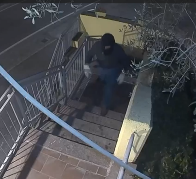 Ladro in azione alla Trattoria “Edda”