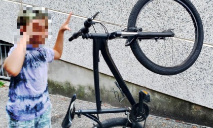 Bici da mille euro rubata a scuola, il papà: "Vogliamo un indennizzo"