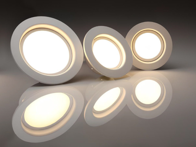 Come integrare i faretti LED da incasso in un progetto d’arredo per ottenere un design moderno