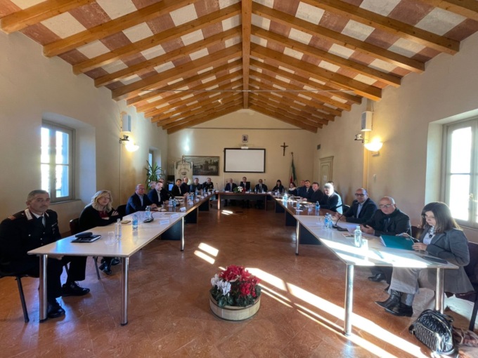 Dodici bar  in centro ad Appiano Gentile: «Pattuglie a piedi per l’ordine pubblico»