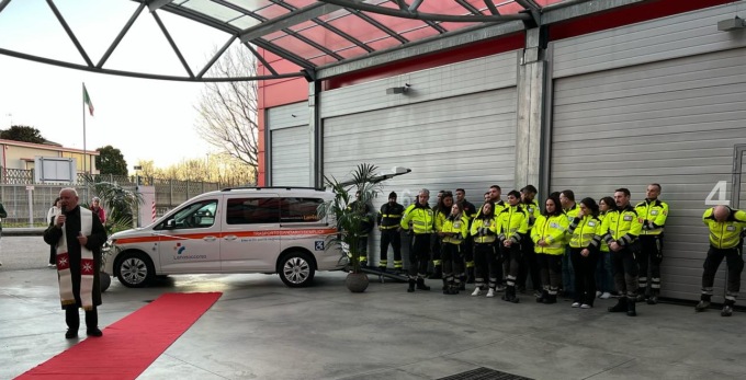 Lariosoccorso, inaugurato un nuovo mezzo per i trasporti secondari