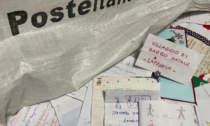 Uffici postali di Como "invasi" dalle letterine per Babbo Natale