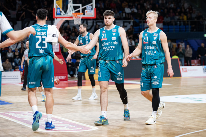 Pesaro batte l’Acqua S.Bernardo Cantù 90-67