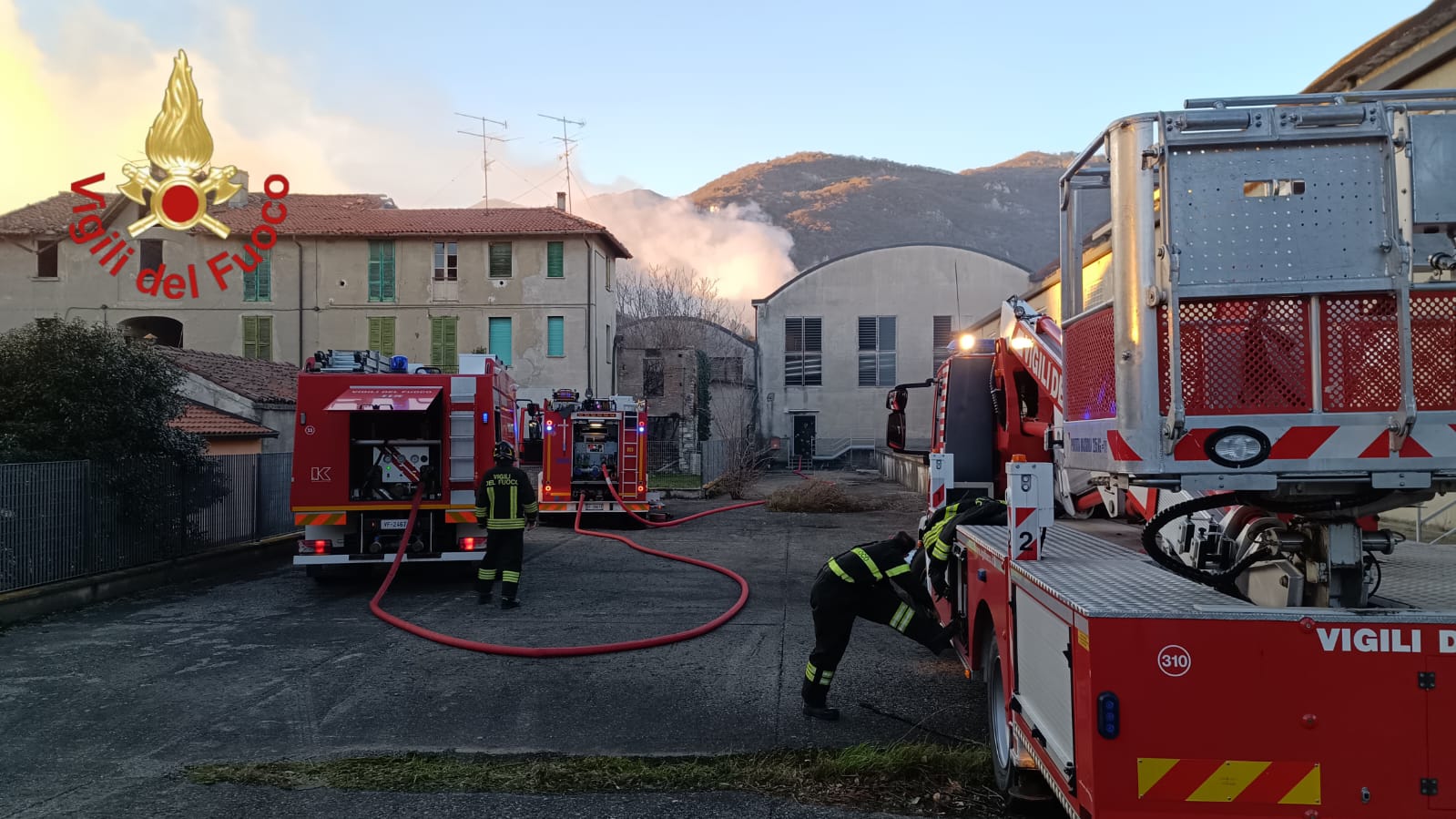 Erba incendio capannone ditta ex Spreafico