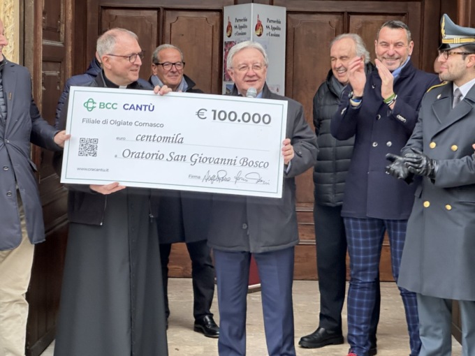 Centomila euro consegnati da BCC Cantù ai giovani per il nuovo oratorio