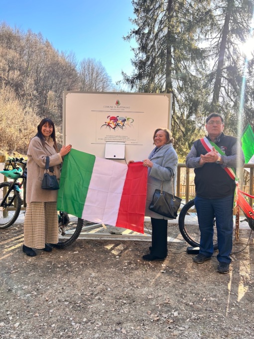 Inaugurata la colonnina di ricarica elettrica dedicata a Giancarlo Manzoni