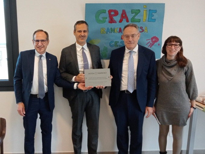 Una targa per la banca Intesa Sanpaolo