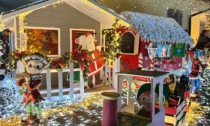 La casa di Babbo Natale si illumina per beneficenza