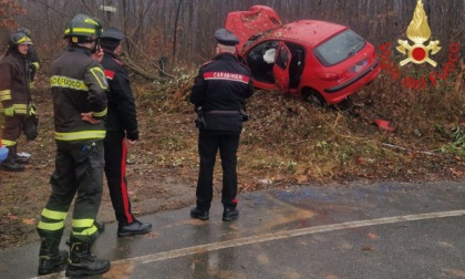 Finisce fuori strada con l’auto, 21enne trasportata all’ospedale di Varese