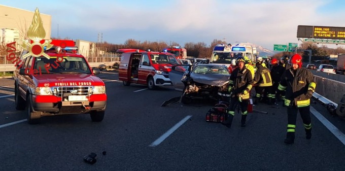 Incidente sulla A9: cinque veicoli coinvolti