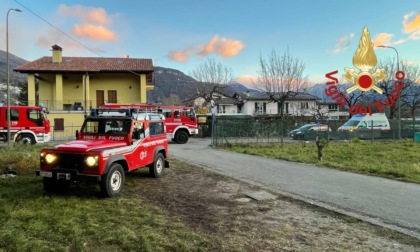 Prende fuoco un box a Dongo