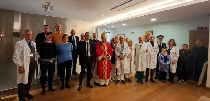 Messa di Natale con il cardinale Cantoni all’ospedale Sant’Anna