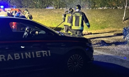 Incendiati bancali la sera di Natale in piazza Sant'Anna