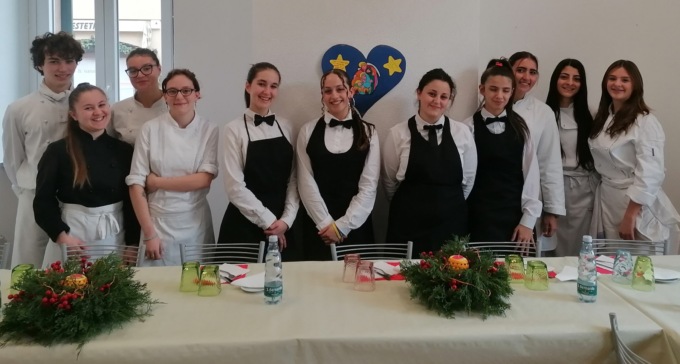 Studenti in cucina: dall’Alberghiero alla mensa dei poveri