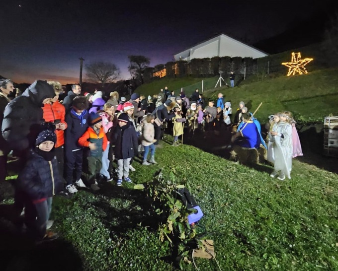 “Alla scoperta dei presepi”: la prima edizione fa il pienone, con presepe vivente a sorpresa
