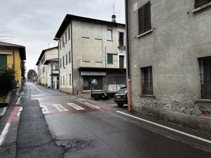 Paura dopo il tentativo di furto: “Dormiamo con coltello e spranga”