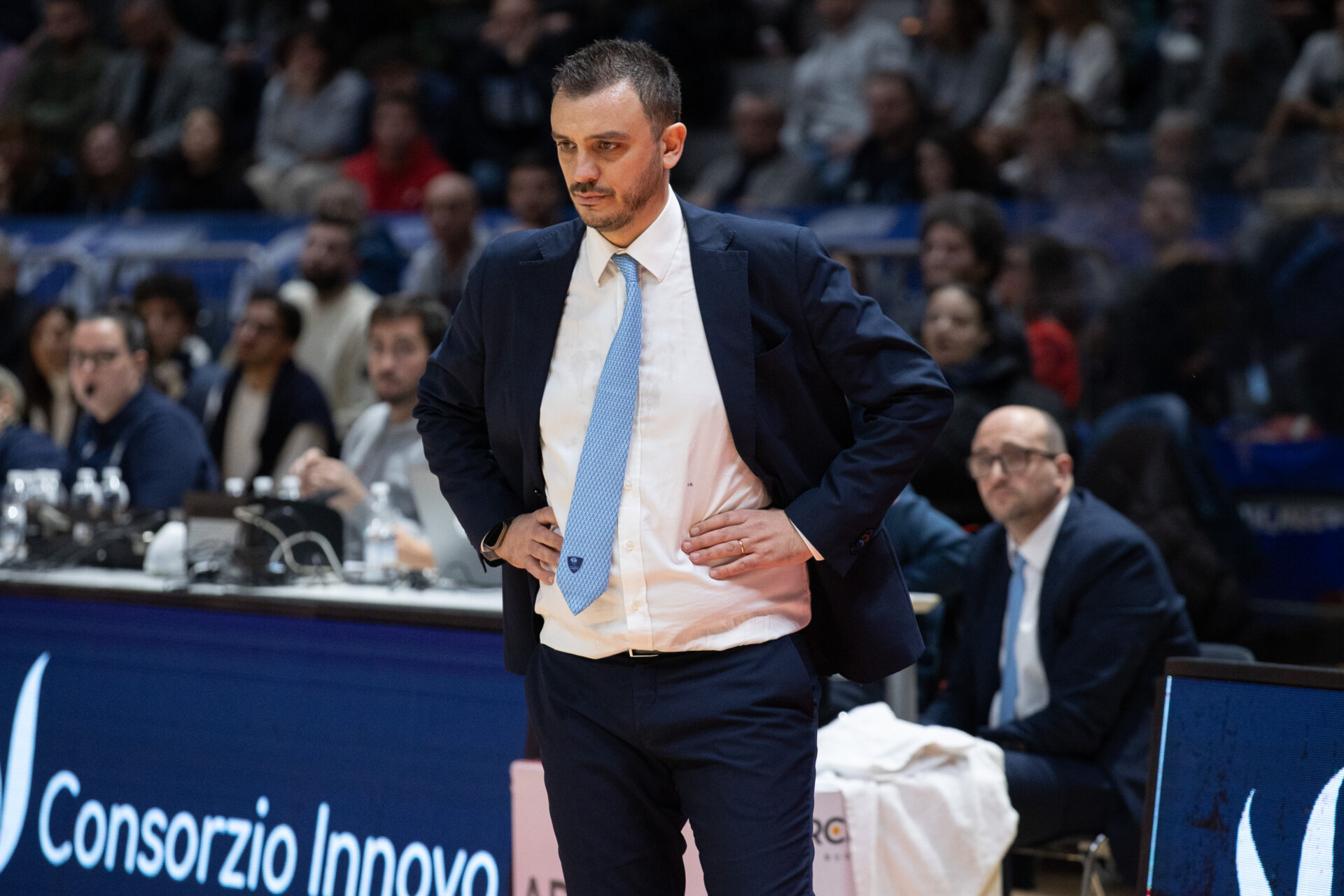 Acqua San Bernardo Cantù contro Fortitudo coach Nicola Brienza