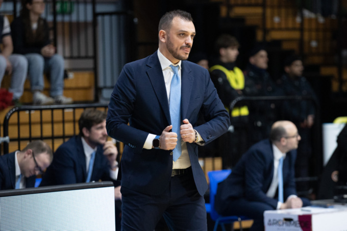 Pallacanestro Cantù sfida Urania, coach Brienza: “Partita complicata, occhio a Gentile”