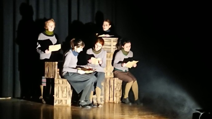 Spettacolo teatrale per riflettere sull’orrore della Shoah