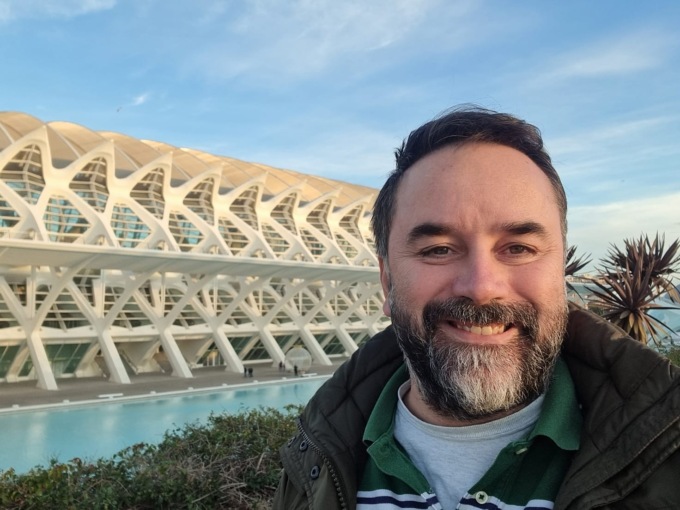 Da Cantù alla Spagna: “Ho la possibilità di girare per il mondo grazie alle carte collezionabili”