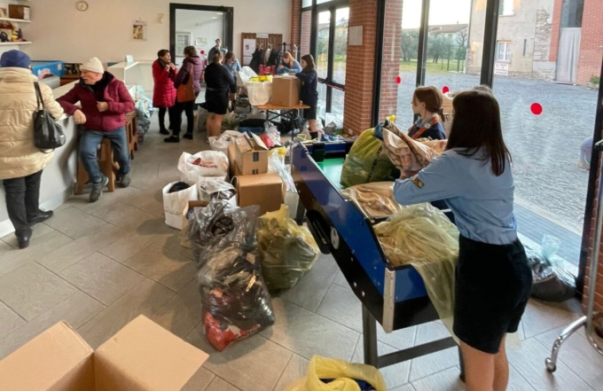 “Stop” alla raccolta di indumenti: i cucciaghesi hanno già fatto “sold-out”