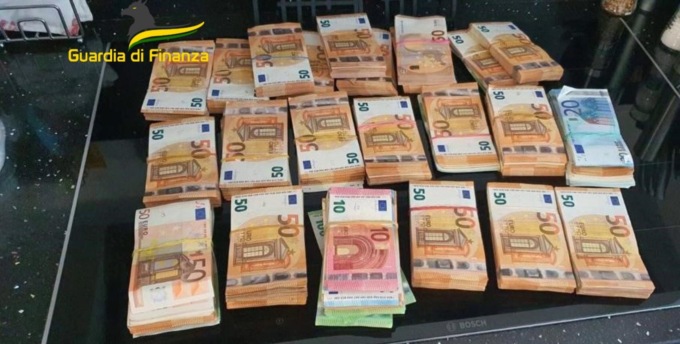 Settore manodopera e logistica: sequestro preventivo di beni per 2,3 milioni euro