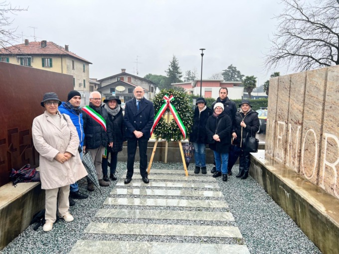 Memoria, cerimonia al monumento dedicato alle vittime della Shoah