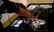 DJ per eventi: la guida completa alla scelta del professionista giusto