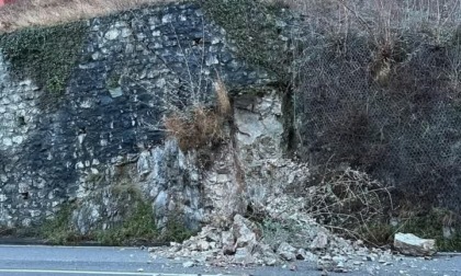 Frana sulla strada provinciale: chiusa la Onno - Valbrona