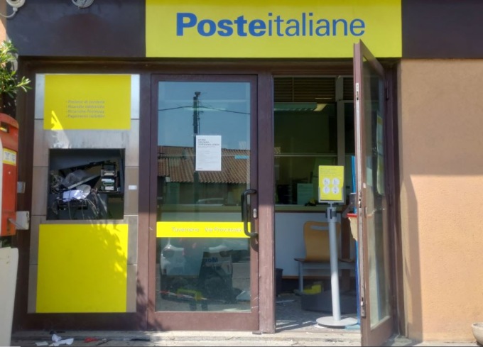 L’ufficio postale riapre al pubblico dopo il raid dei ladri