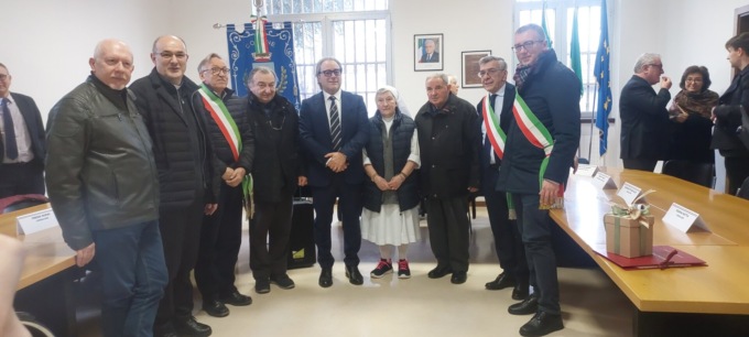 Cittadinanze onorarie ai religiosi: sala gremita alla cerimonia
