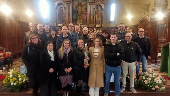 A Grandate la classe del ’75 dona una giostra inclusiva
