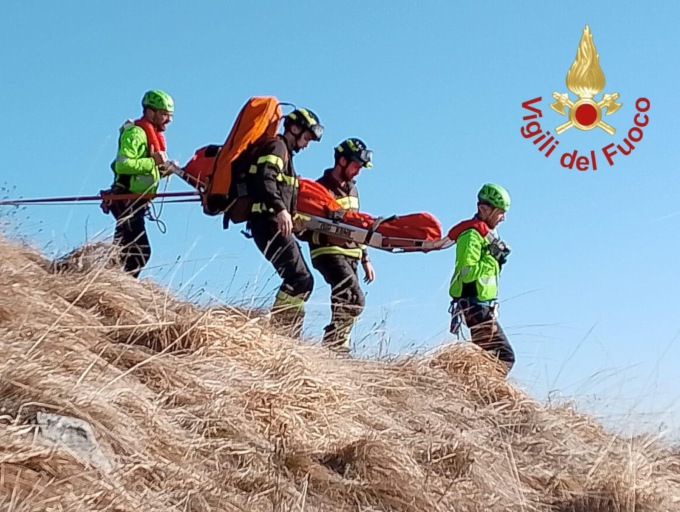 Si fa male a una caviglia e non riesce a proseguire: 65enne soccorso al Palanzone