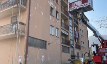 Incendio in casa: quattro persone evacuate