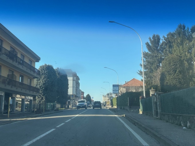 Pioggia di segnalazioni e finalmente la luce ritorna in viale Trieste